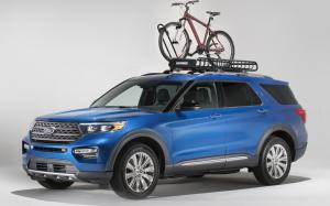 Ford Explorer Limited with Yakima Accessories 2019 года